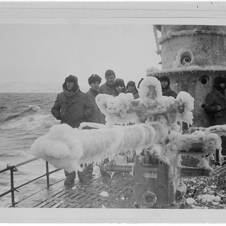 1920px-Saksalaisia_sukellusveneitä_Jäämerellä_(sa-kuva.sa-kuva-157310)