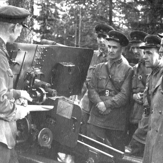 1942._Officers_at_the_training_ground._Leningrad_Front