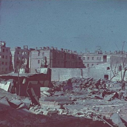 Bundesarchiv_Bild_169-0498,_Stalingrad,_Gebäude,_Zerstörungen