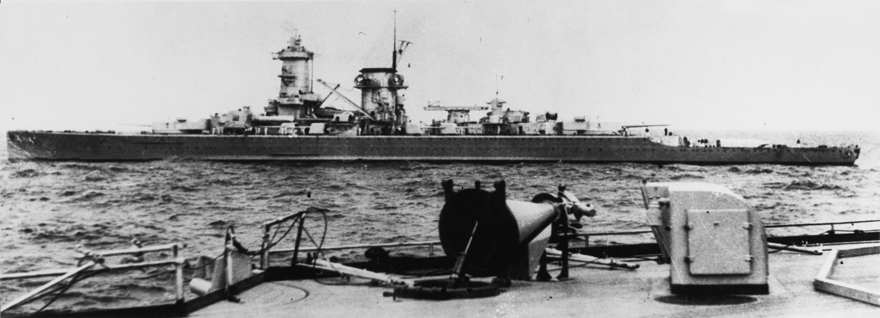 Admiral_Scheer_at_sea_c._1935