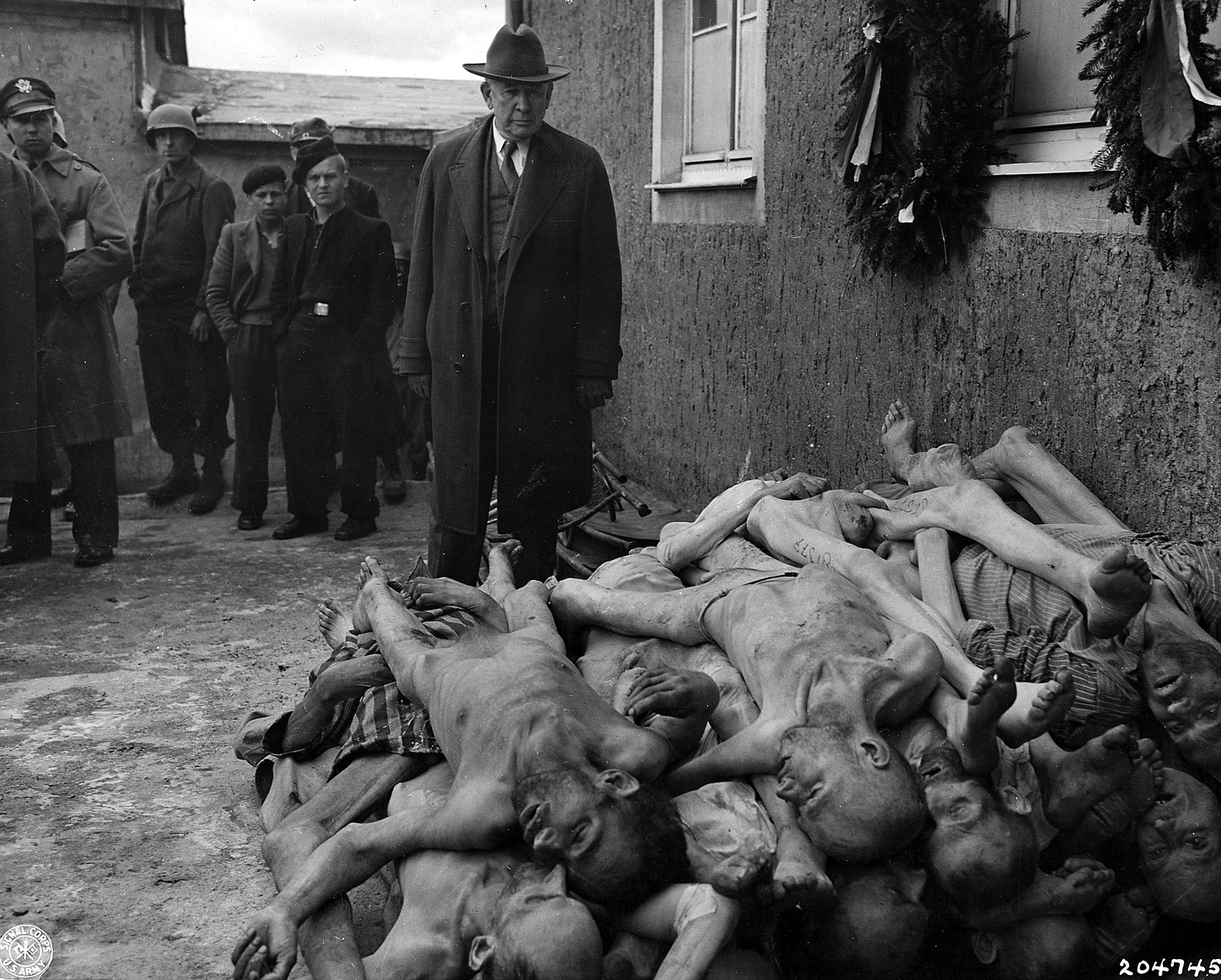 Buchenwald-bei-Weimar-am-24-April-1945