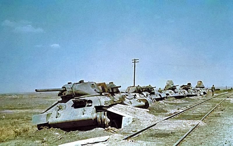 Bundesarchiv_Bild_169-0894,_Woroschilowka-Stalingrad,_zerstörte_sowjet