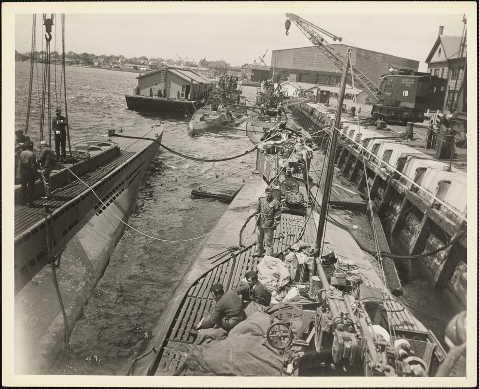 Four_German_submarines_which_surrendered_to_DE's_off_Portland_-_DPLA_-