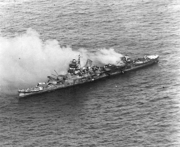Japanese_cruiser_Mikuma_burning_and_sinking_on_6_June_1942_(80-G-45786