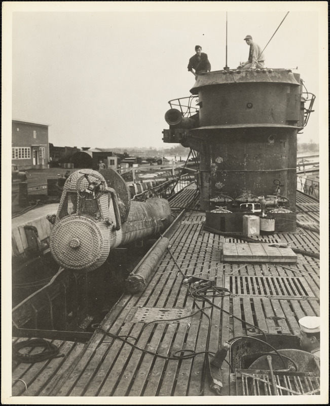 Surrendered_German_submarine_at_Portsmouth_in_close-up_-_DPLA_-_afd413